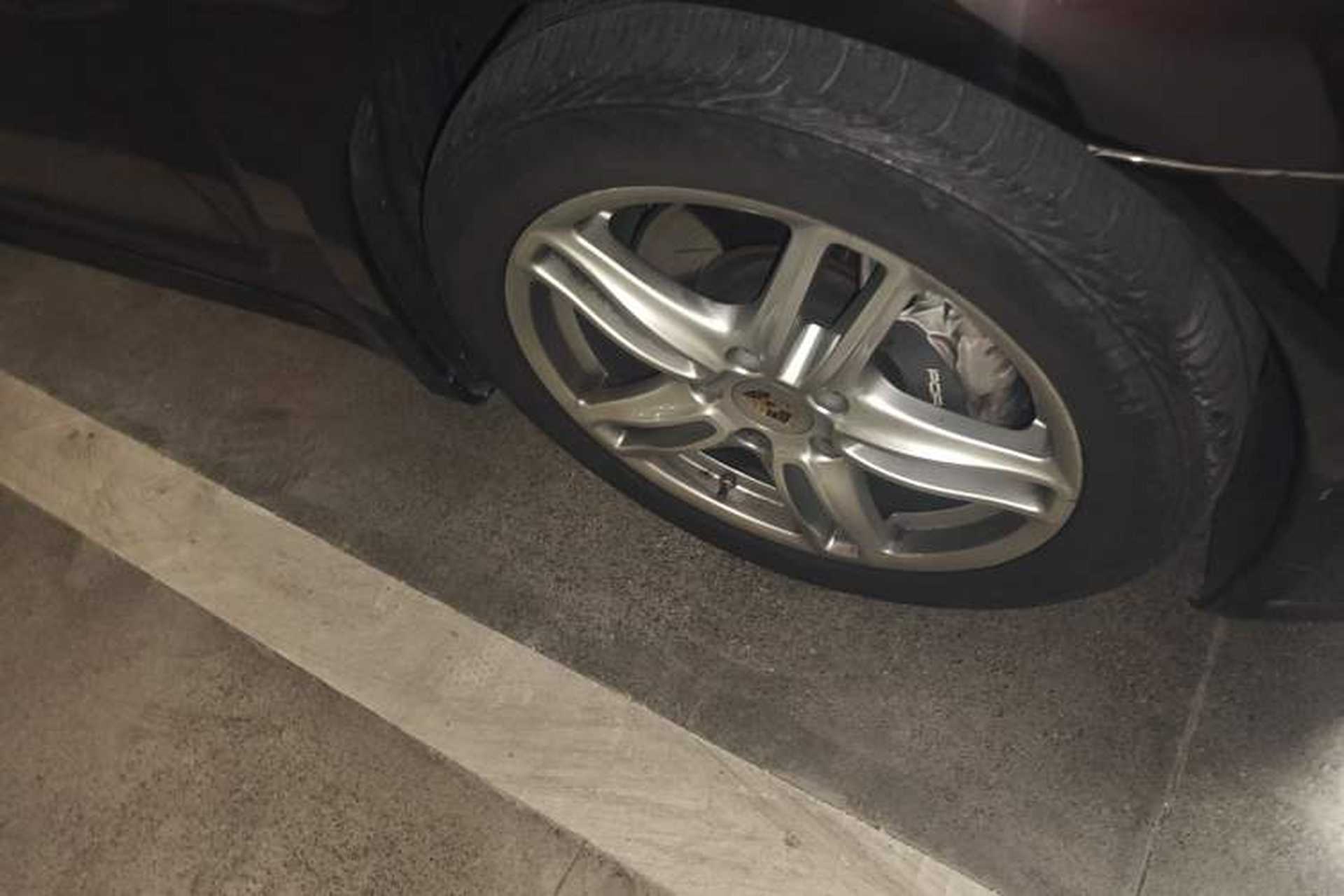 Used Porsche Panamera 2014 Panamera 3.0T Right Front Wheel Hub