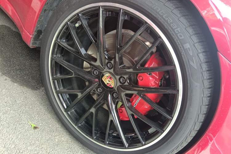 Used Porsche Panamera 2014 Panamera 4 Executive 3.0T Right Front Wheel Hub