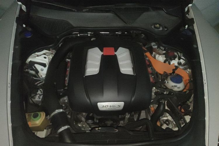 Used Porsche Panamera 2014 Panamera S E-Hybrid 3.0T Engine Bay