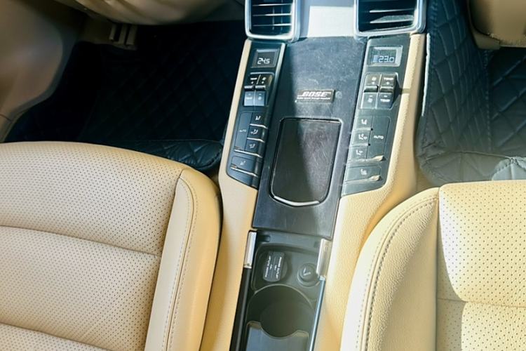 Used Porsche Panamera 2014 Panamera 3.0T Interior 12