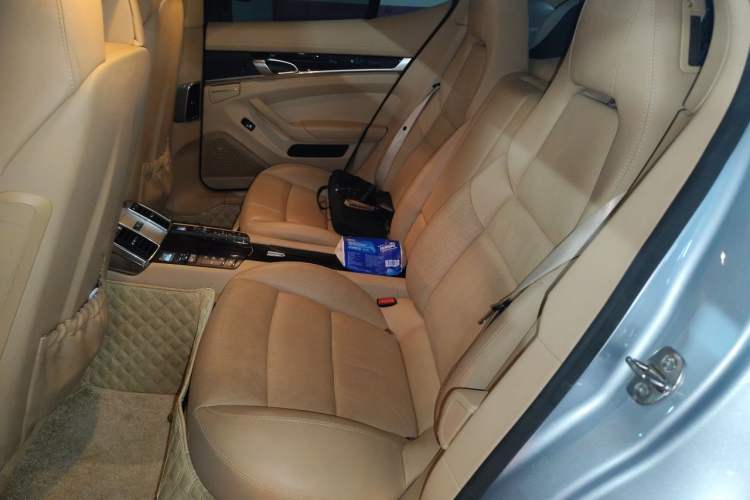 Used Porsche Panamera 2014 Panamera 3.0T Left Rear Seat