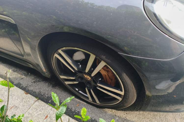 Used Porsche Panamera 2014 Panamera 4S Executive 3.0T Right Front Wheel Hub