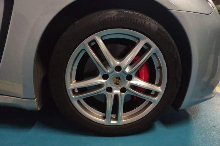 Used Porsche Panamera 2014 Panamera 3.0T Right Front Wheel Hub