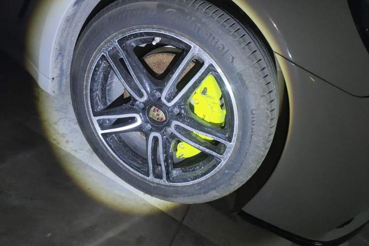 Used Porsche Panamera 2014 Panamera S E-Hybrid 3.0T Right Front Wheel Hub