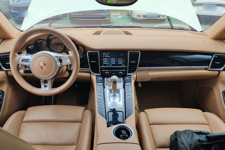 Used Porsche Panamera 2014 Panamera 3.0T Center Console