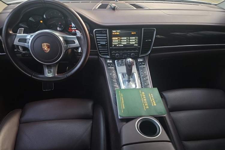 Used Porsche Panamera 2014 Panamera 4 3.0T Center Console