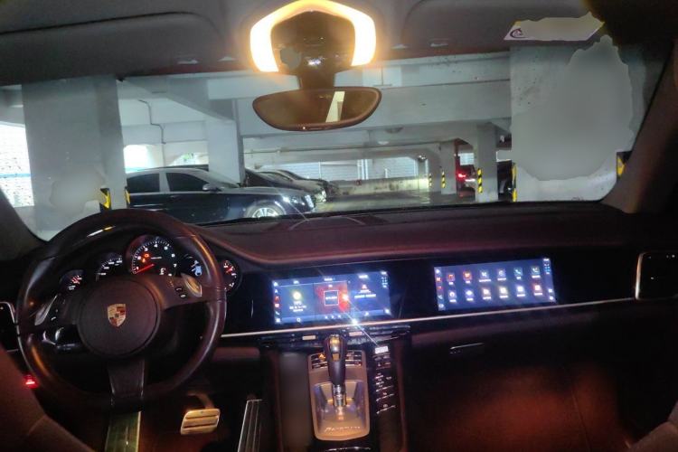 Used Porsche Panamera 2014 Panamera 3.0T Center Console