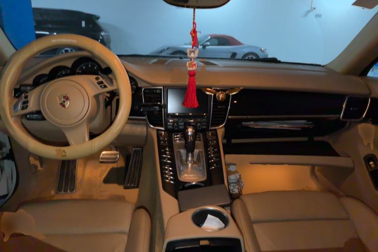 Used Porsche Panamera 2014 Panamera 3.0T Center Console