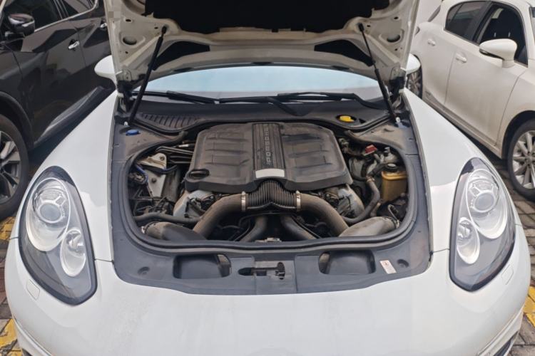 Used Porsche Panamera 2014 Panamera 3.0T Engine Bay