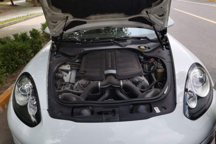 Used Porsche Panamera 2014 Panamera 3.0T Engine Bay