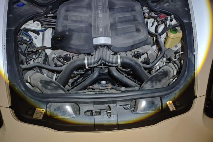 Used Porsche Panamera 2014 Panamera 4 3.0T Engine Bay