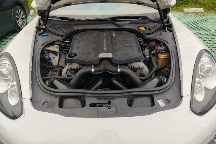 Used Porsche Panamera 2014 Panamera 3.0T Engine Bay