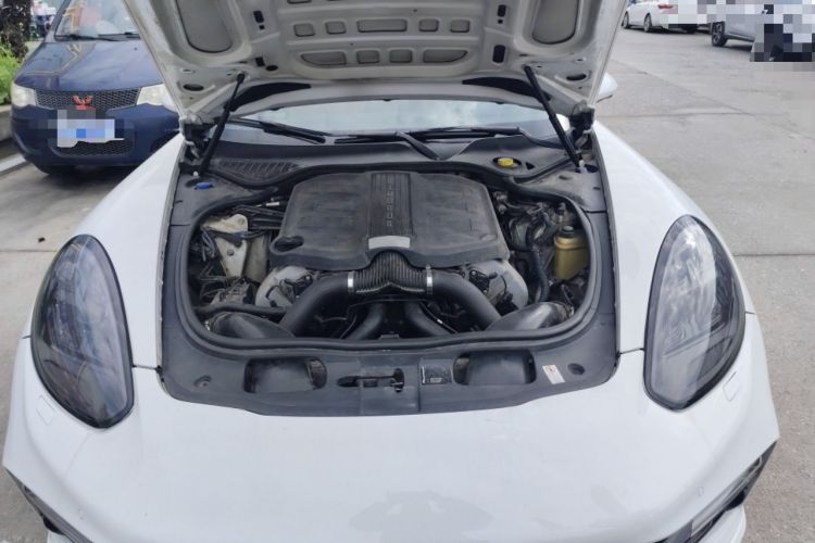 Used Porsche Panamera 2014 Panamera 3.0T Engine Bay