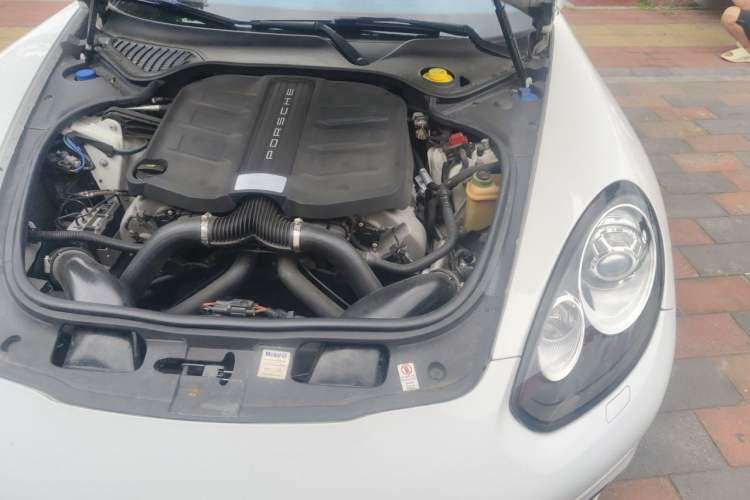 Used Porsche Panamera 2014 Panamera 3.0T Engine Bay Left