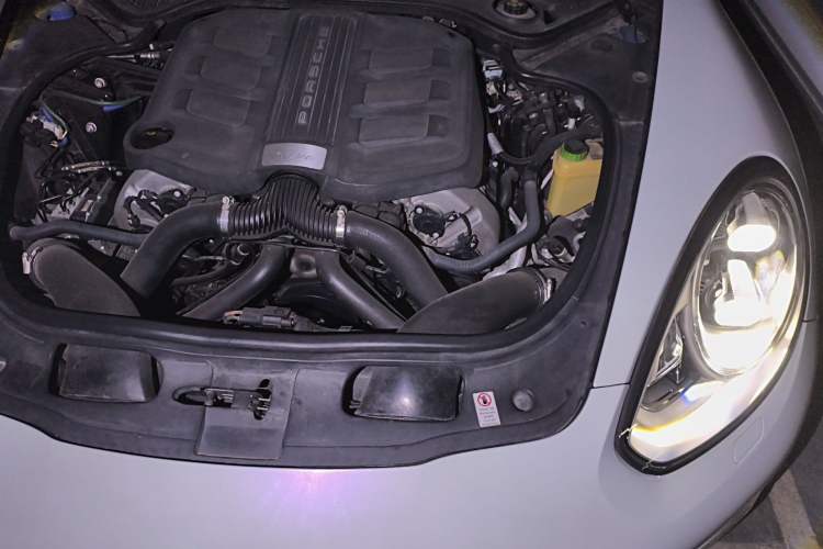 Used Porsche Panamera 2014 Panamera 3.0T Engine Bay Left
