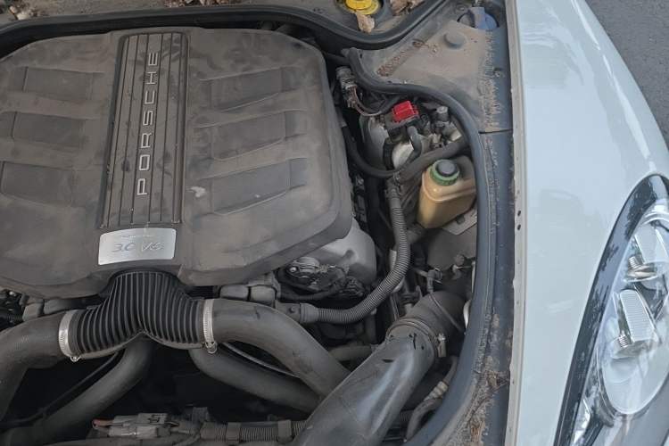 Used Porsche Panamera 2014 Panamera 4 3.0T Engine Bay Left