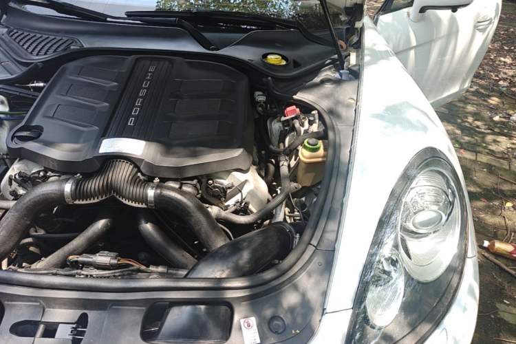 Used Porsche Panamera 2014 Panamera 4 3.0T Engine Bay Left