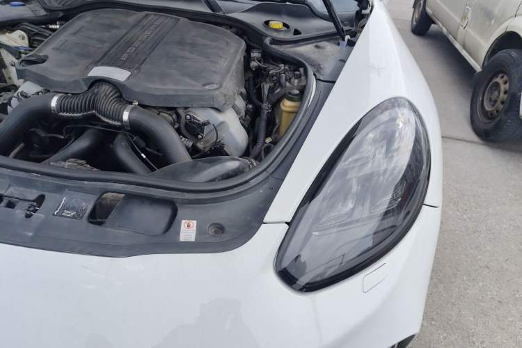 Used Porsche Panamera 2014 Panamera 3.0T Engine Bay Left