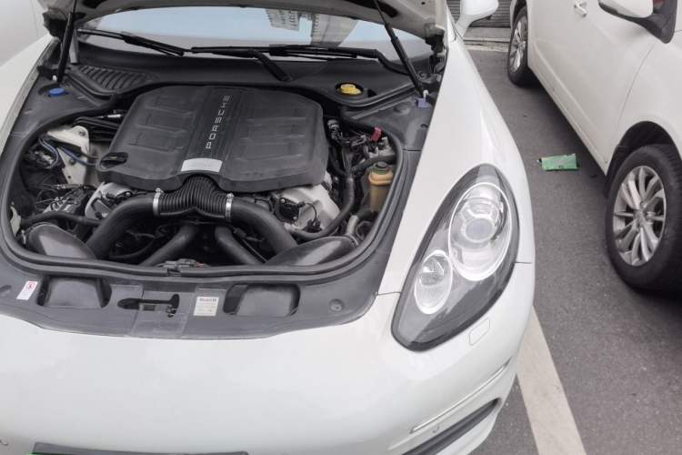 Used Porsche Panamera 2014 Panamera 3.0T Engine Bay Left