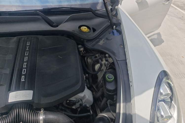 Used Porsche Panamera 2014 Panamera 4S Executive 3.0T Engine Bay Left