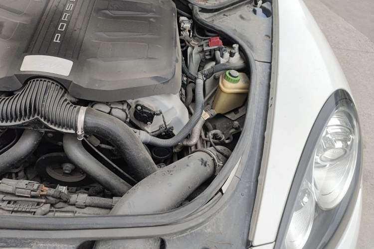 Used Porsche Panamera 2014 Panamera 3.0T Engine Bay Left