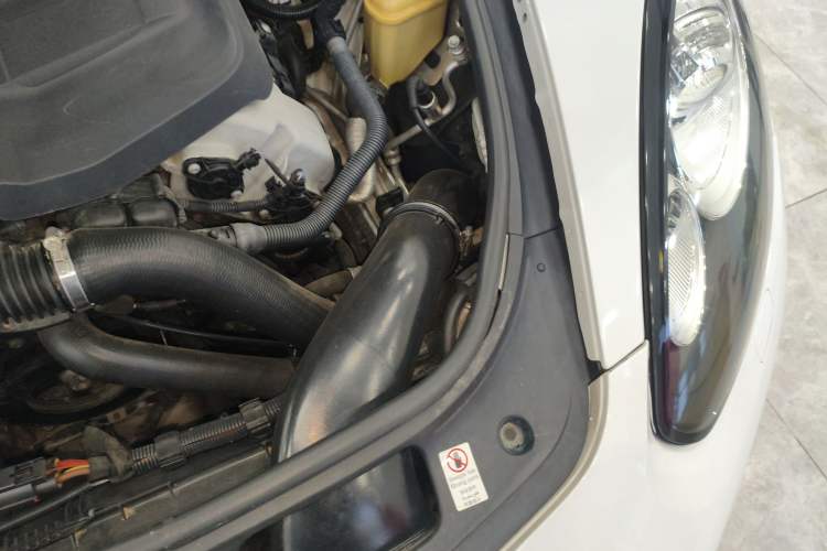 Used Porsche Panamera 2014 Panamera 4 3.0T Engine Bay Left
