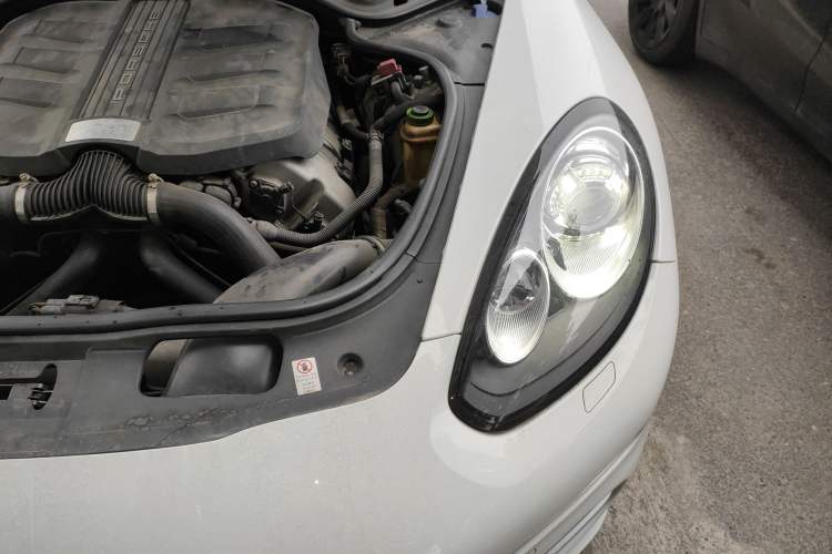 Used Porsche Panamera 2014 Panamera 4 3.0T Engine Bay Left