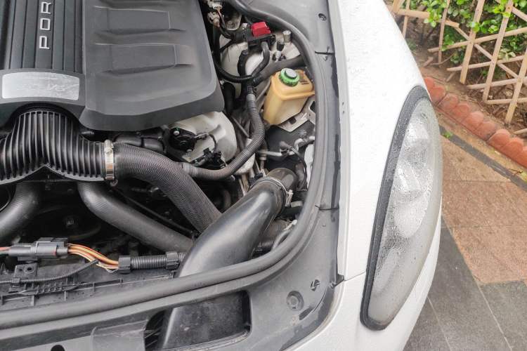 Used Porsche Panamera 2014 Panamera 4 3.0T Engine Bay Left