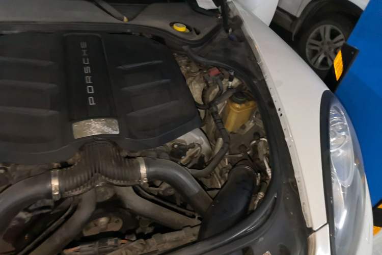 Used Porsche Panamera 2014 Panamera 3.0T Engine Bay Left