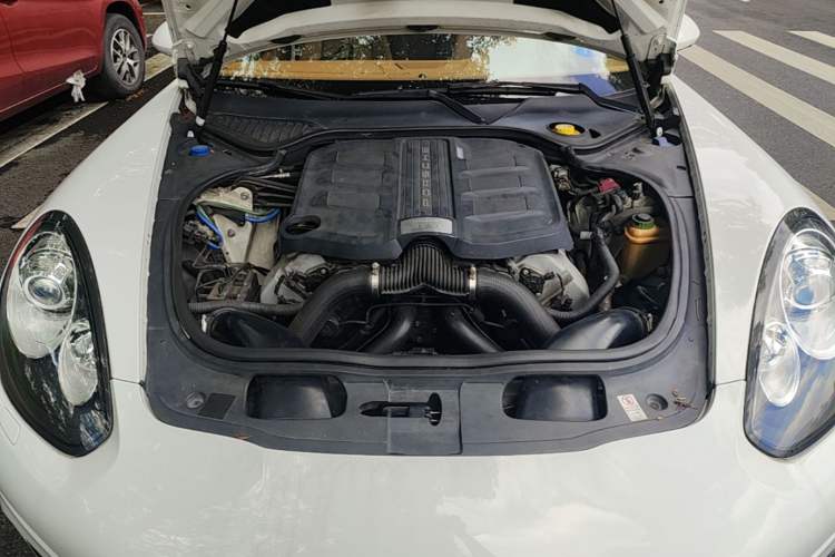 Used Porsche Panamera 2014 Panamera 3.0T Engine Bay