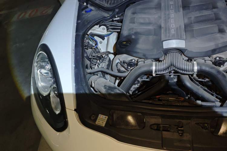Used Porsche Panamera 2014 Panamera 4 3.0T Engine Bay Right