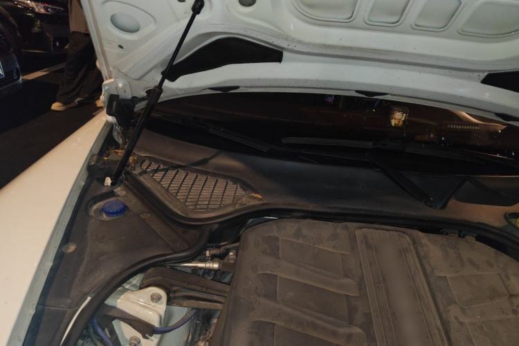 Used Porsche Panamera 2014 Panamera 3.0T Engine Bay Right