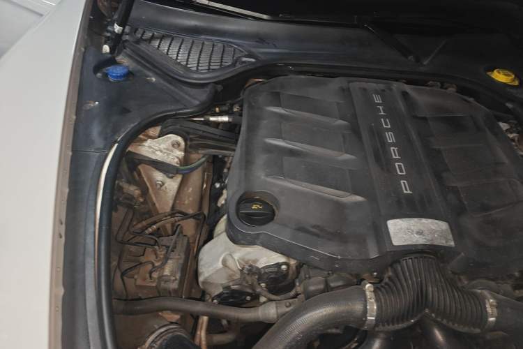 Used Porsche Panamera 2014 Panamera 4 3.0T Engine Bay Right