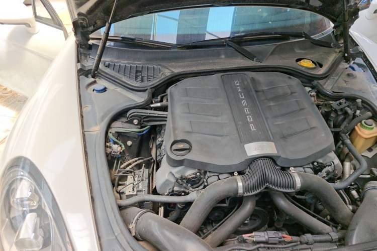 Used Porsche Panamera 2014 Panamera 4 3.0T Engine Bay Right
