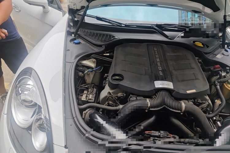 Used Porsche Panamera 2014 Panamera 3.0T Engine Bay Right