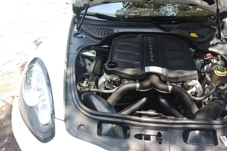 Used Porsche Panamera 2014 Panamera 4 3.0T Engine Bay Right