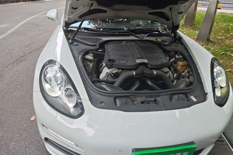 Used Porsche Panamera 2014 Panamera 3.0T Engine Bay Right