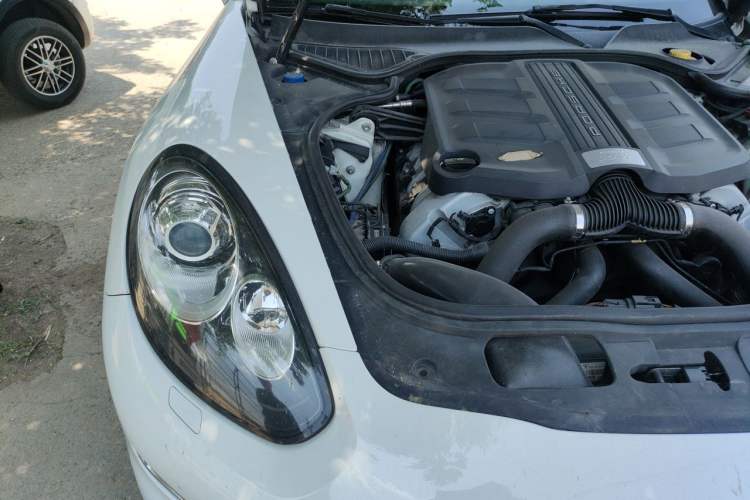 Used Porsche Panamera 2014 Panamera 4 3.0T Engine Bay Right
