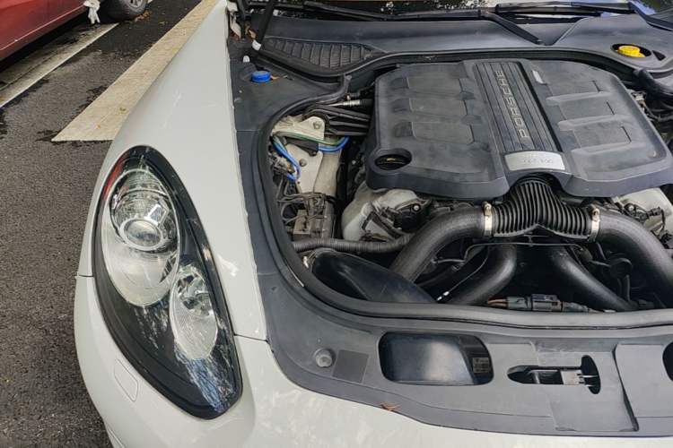 Used Porsche Panamera 2014 Panamera 3.0T Engine Bay Right