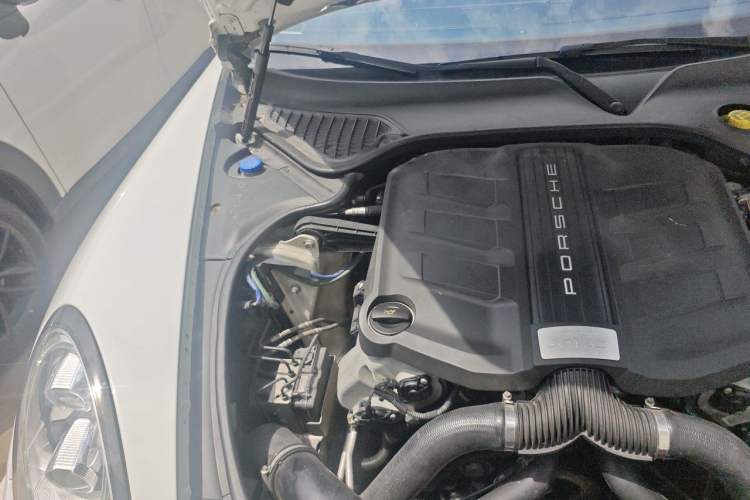 Used Porsche Panamera 2014 Panamera 4S Executive 3.0T Engine Bay Right