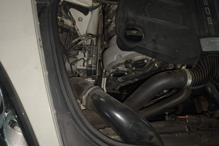 Used Porsche Panamera 2014 Panamera 4 Executive 3.0T Engine Bay Right