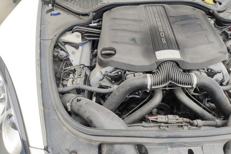 Used Porsche Panamera 2014 Panamera 3.0T Engine Bay Right