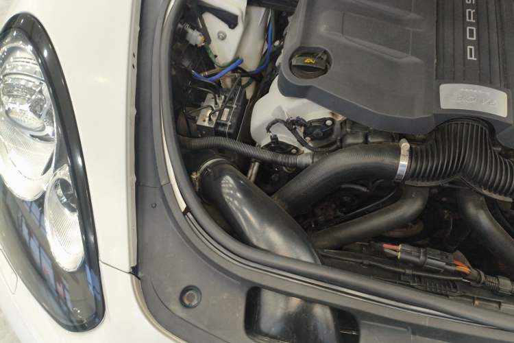 Used Porsche Panamera 2014 Panamera 4 3.0T Engine Bay Right