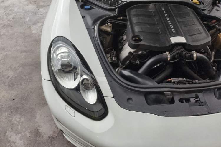 Used Porsche Panamera 2014 Panamera Executive 3.0T Engine Bay Right