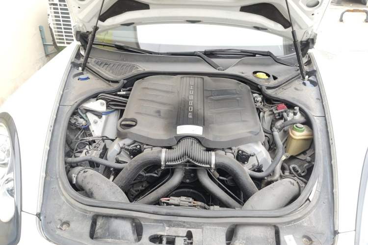 Used Porsche Panamera 2014 Panamera 3.0T Engine Bay