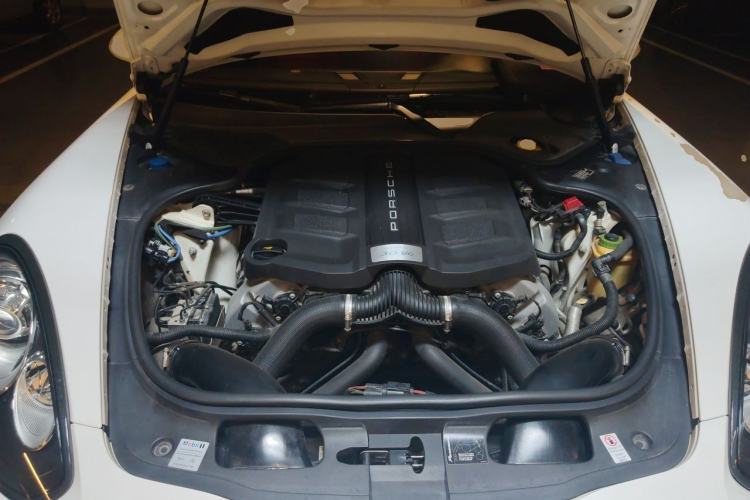 Used Porsche Panamera 2014 Panamera 3.0T Engine Bay