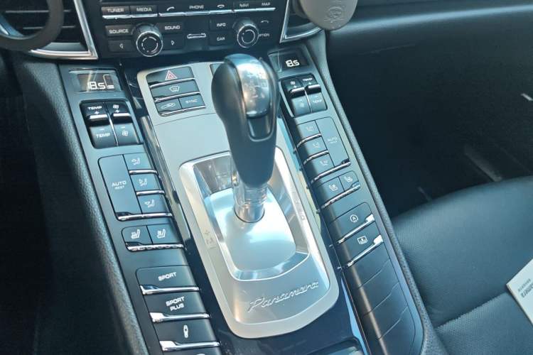 Used Porsche Panamera 2014 Panamera 4S Executive 3.0T Gear Lever