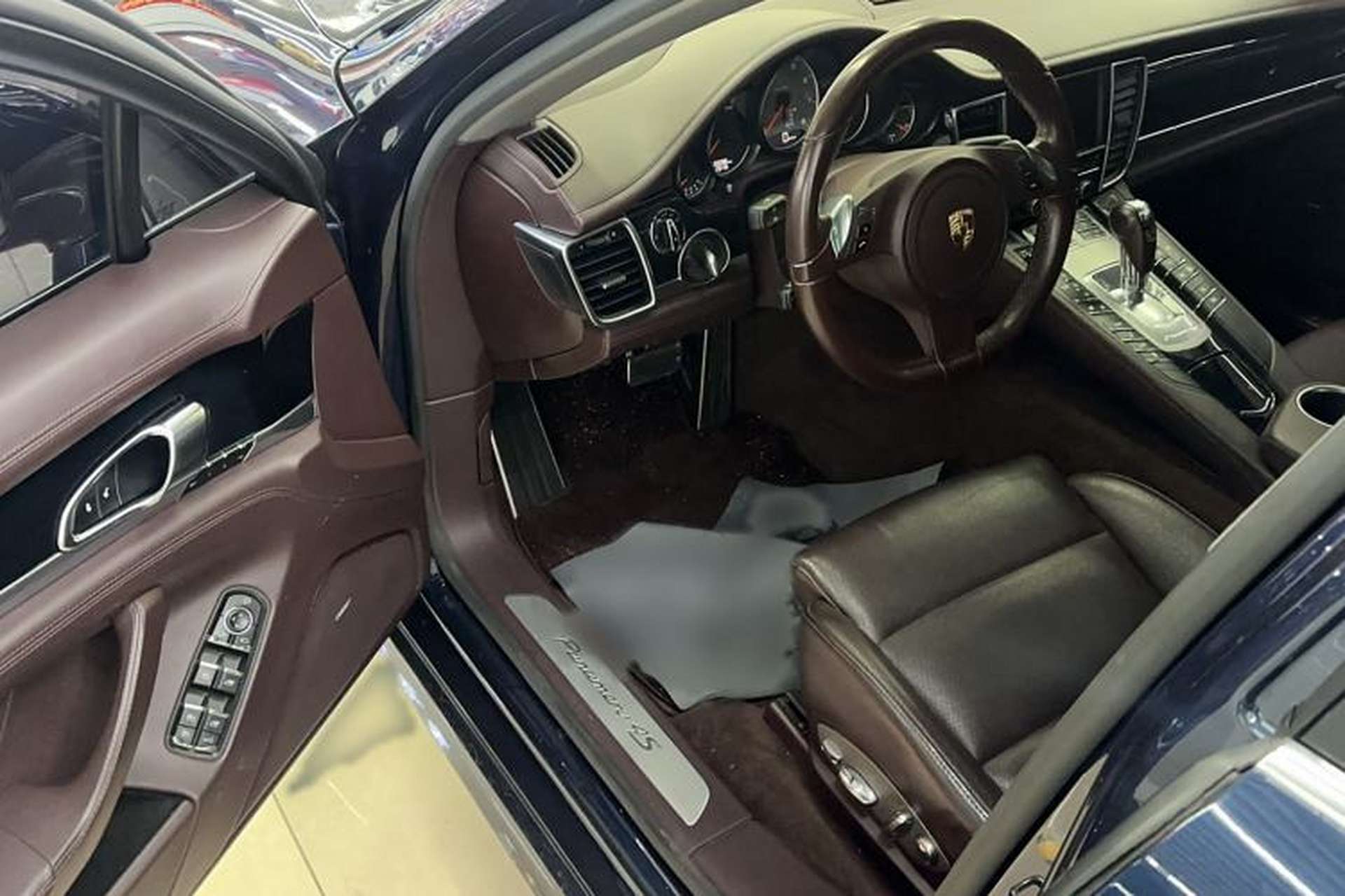 Used Porsche Panamera 2014 Panamera 4S Executive 3.0T Interior 2