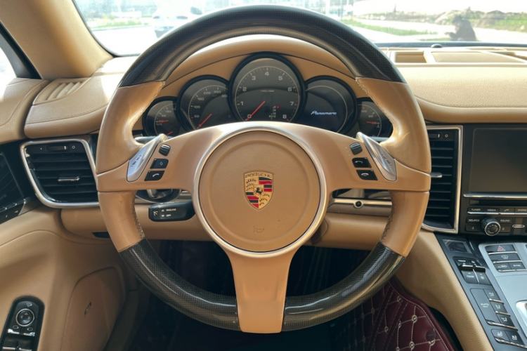 Used Porsche Panamera 2014 Panamera Executive 3.0T Interior 2