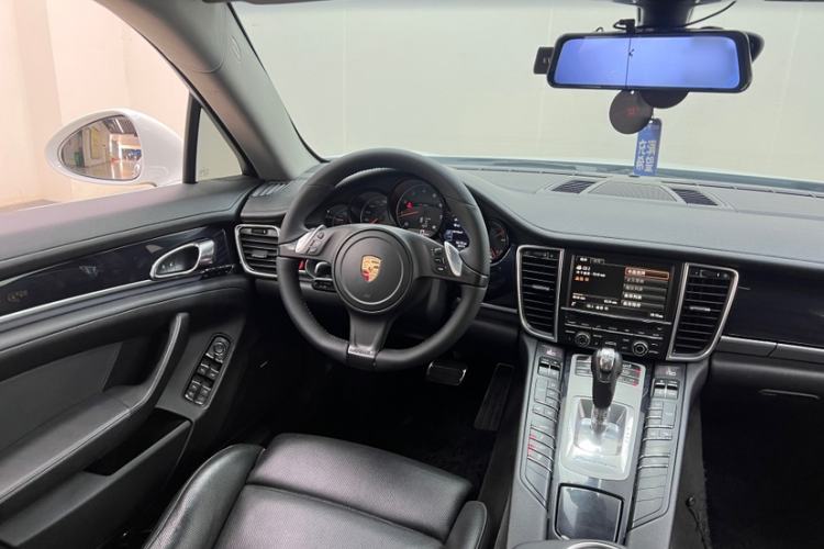 Used Porsche Panamera 2014 Panamera 4 Executive 3.0T Interior 2